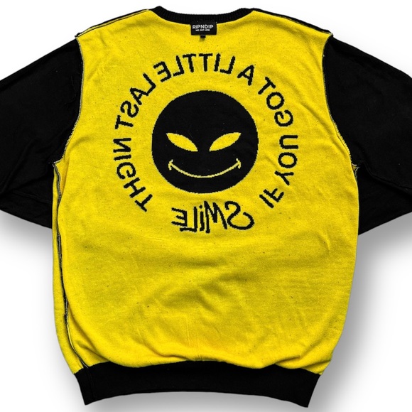 X-Large Black and Yellow Reversible Rip N Dip Sweater - Picture 2 of 7